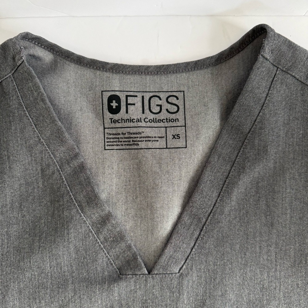 Figs Casma Three Pocket Scrub Top Women's XS Gray Medical Massage - Picture 6 of 8